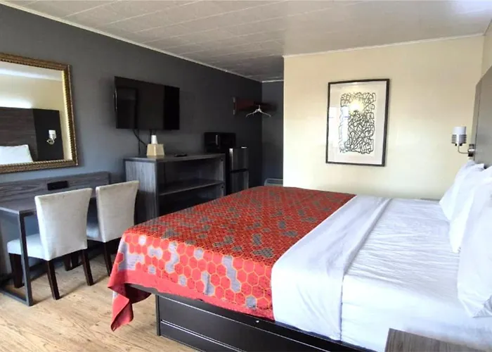 Elite & Chicago Motel